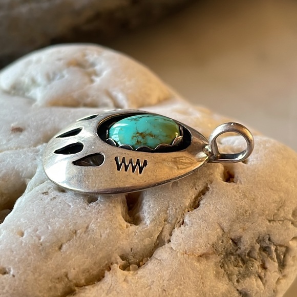 Vintage Native American Navajo Bear Paw Turquoise Pendant - Picture 6 of 11